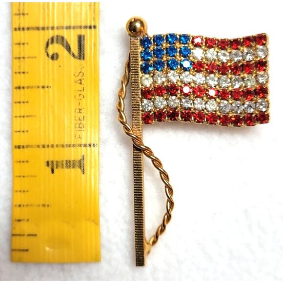 Vintage Patriotic Rhinestone American Flag USA Pin Brooch Goldtone Quality 2" - Picture 4 of 6